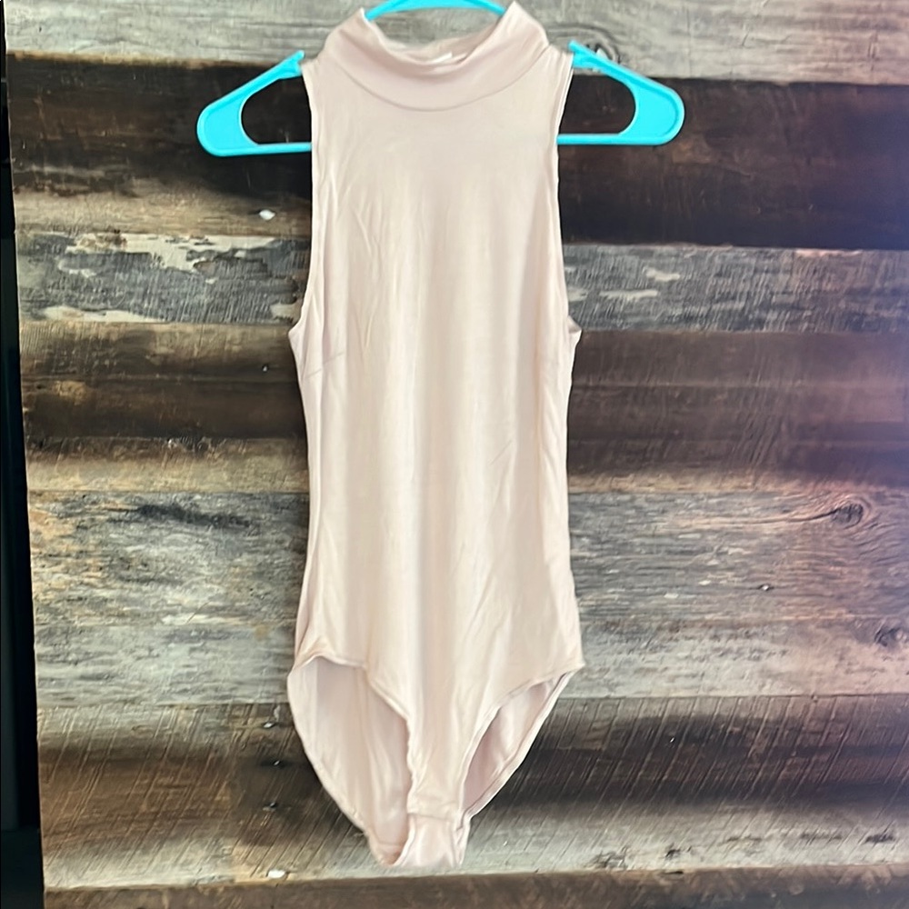 H&M Sleeveless Bodysuit in Light Pink